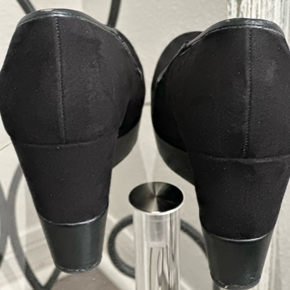 ALDO - Risano - 96 - Curated Black Suede Wedges in original box - Picture 2 of 5